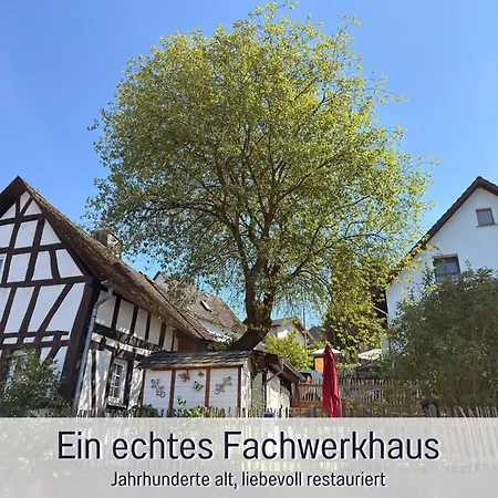 Haensel & Gretel Fachwerkhaus Mit Garten Im Westerwald Hébergement de vacances